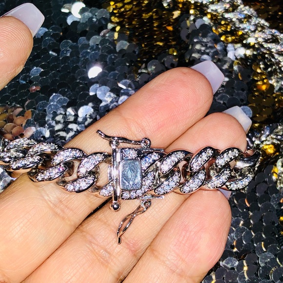 Cuban link chain for men, VVS clarity zircon crystals, heavy 10k gold vermeil - Picture 5 of 7